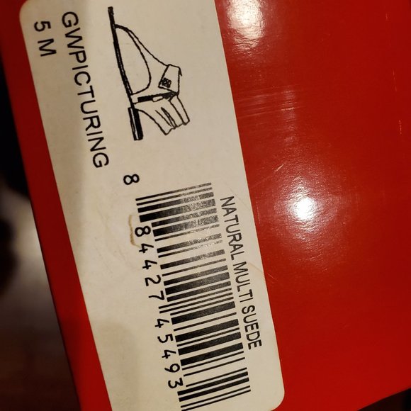 Guess Picturing Suede Thong Sandals new in box! - Picture 7 of 7